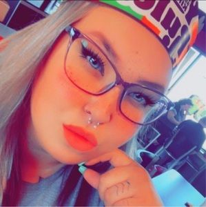 Meet your Posher, Shaneece